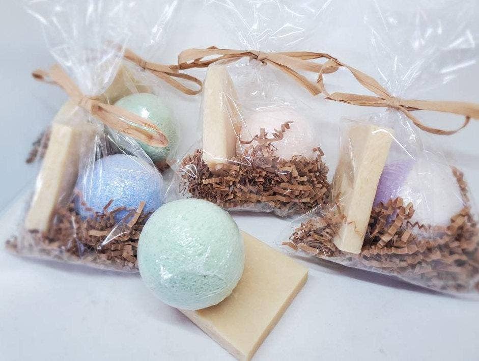 Wonderfully Made .love - Wholesale Bath Bomb/Fizz - Organic Mini Spa Gift Bundle | All Natural Bath Bomb + Soap1