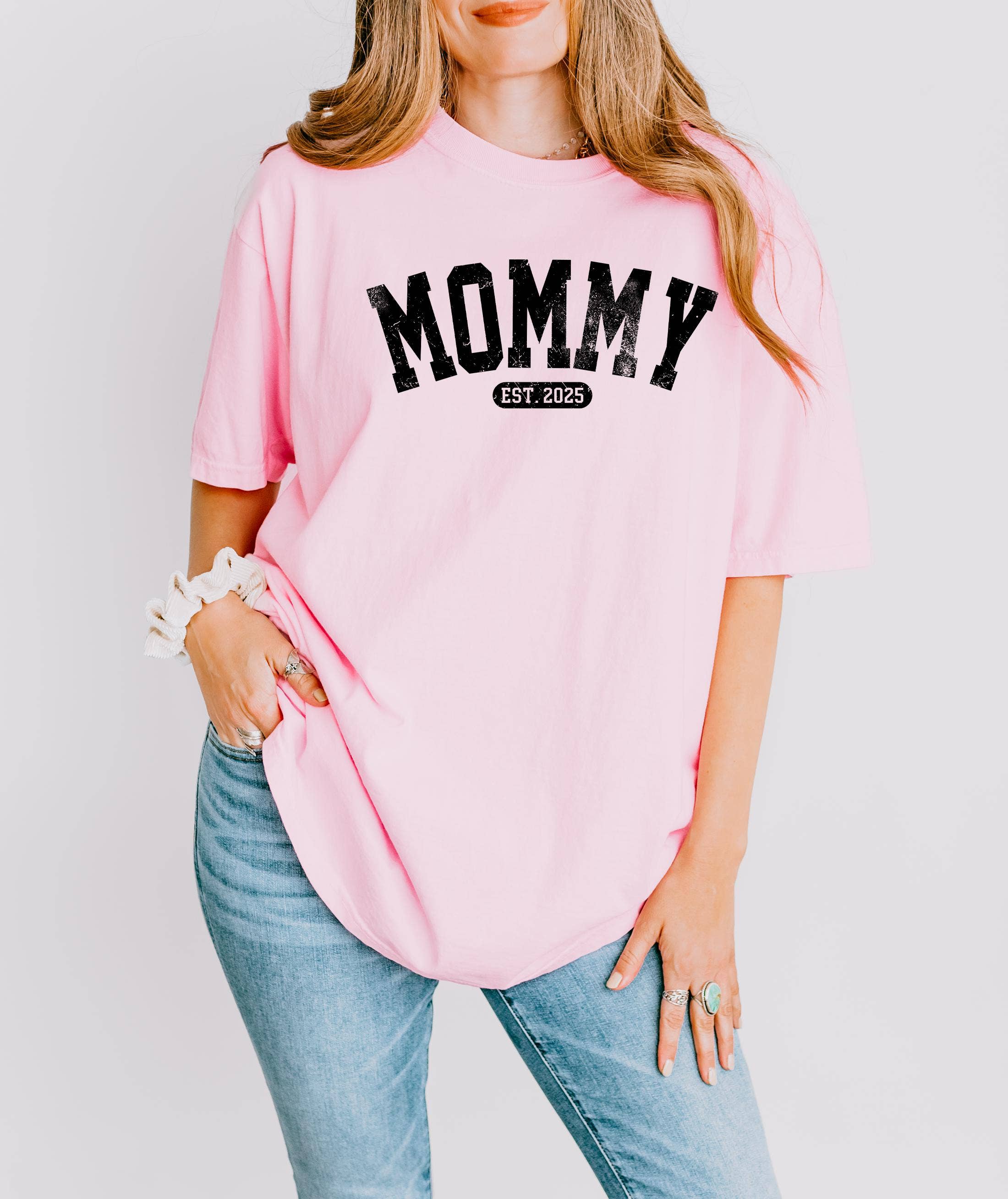 CVH DREAMY LTD – wholesale Screen printed t-shirt – Women′s – Mommy Est Year Shirt, Pregnancy Announcement Shirt1