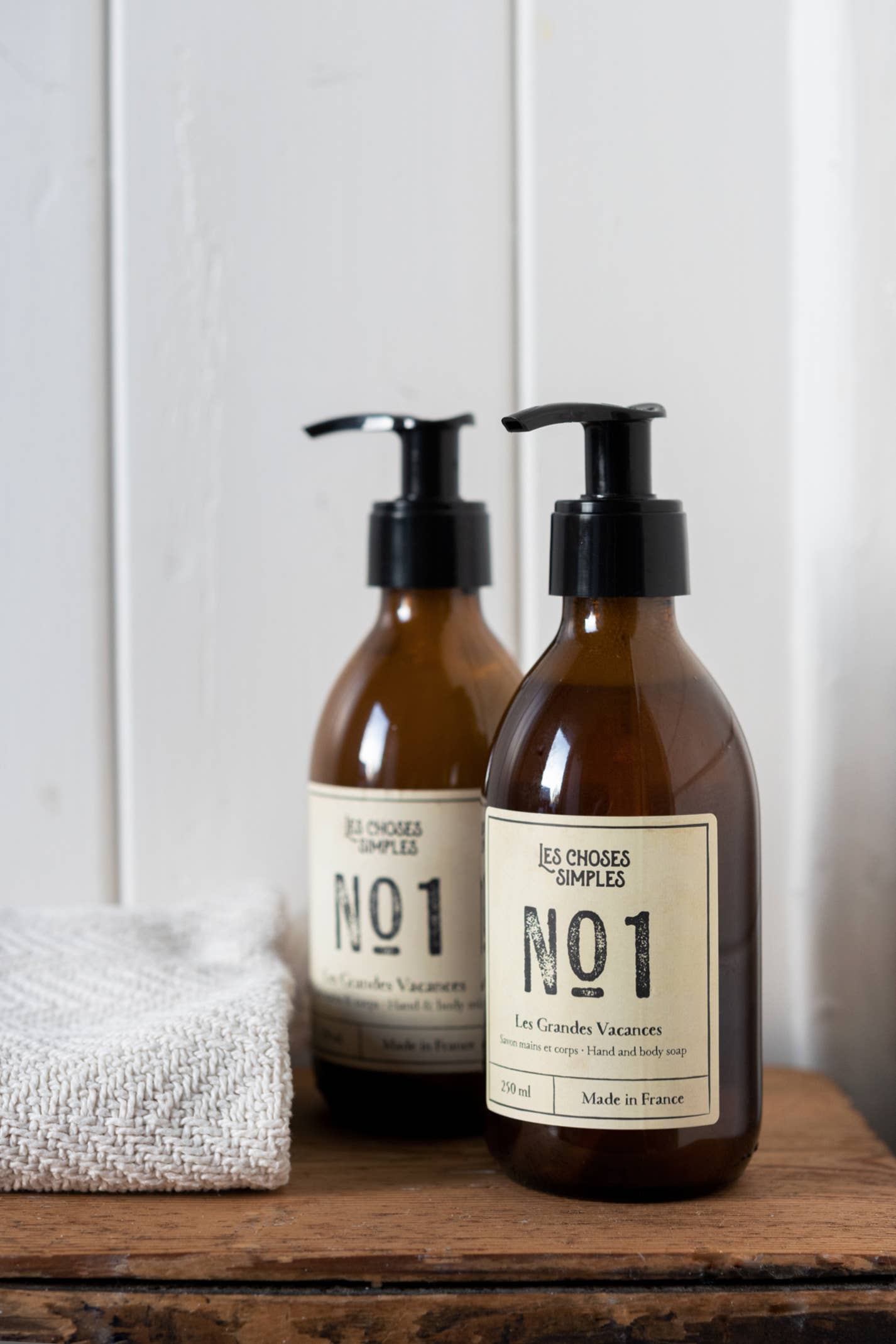 Les Choses Simples - Vente Savons/lotions pour les mains - Savon mains et corps - N°1 Ambre (250 ml, flacon en verre)2