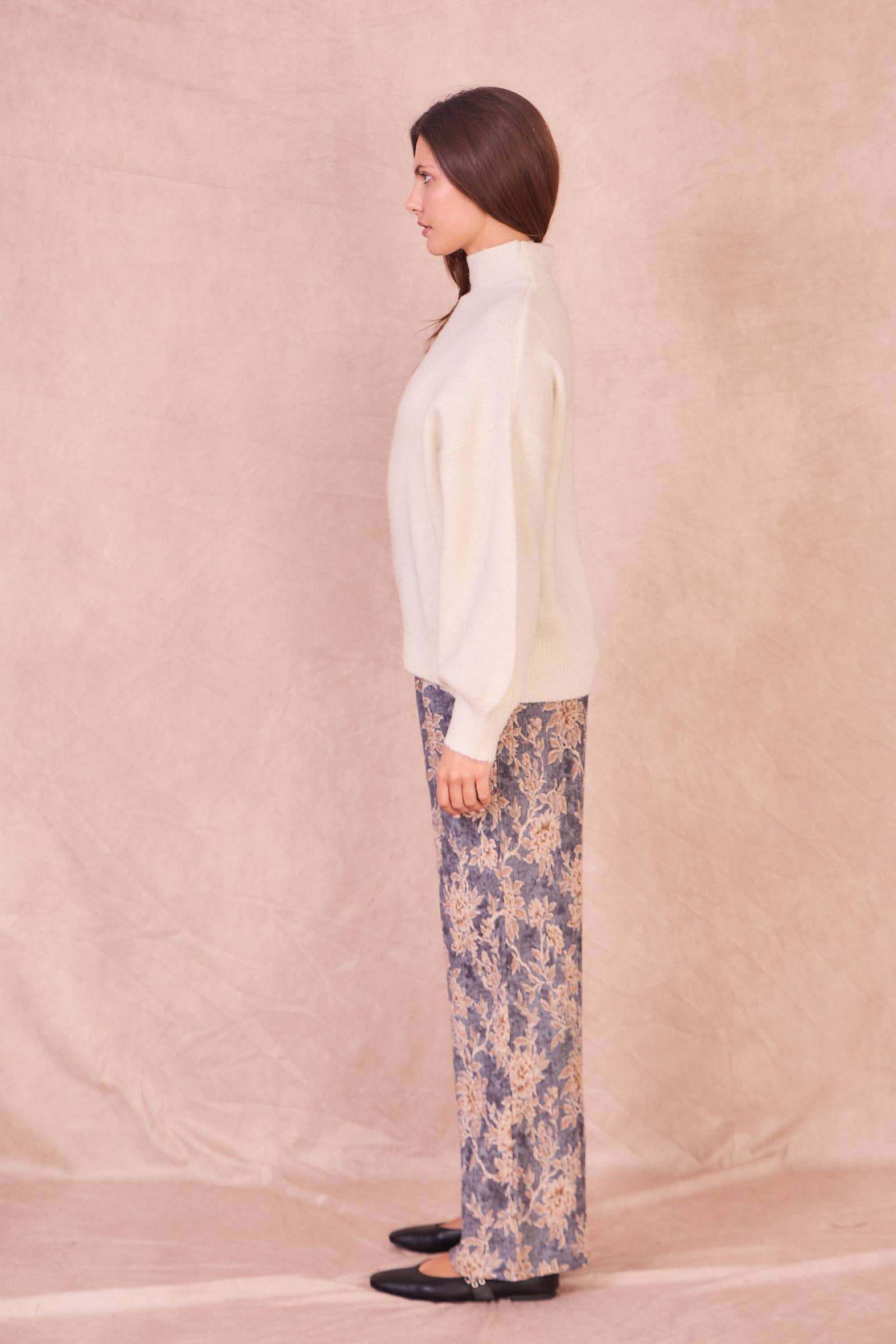 Calie Paris – wholesale Knitted jumper – Women′s – MANUELLA Sweater – Soft Balloon Sleeve Knit2