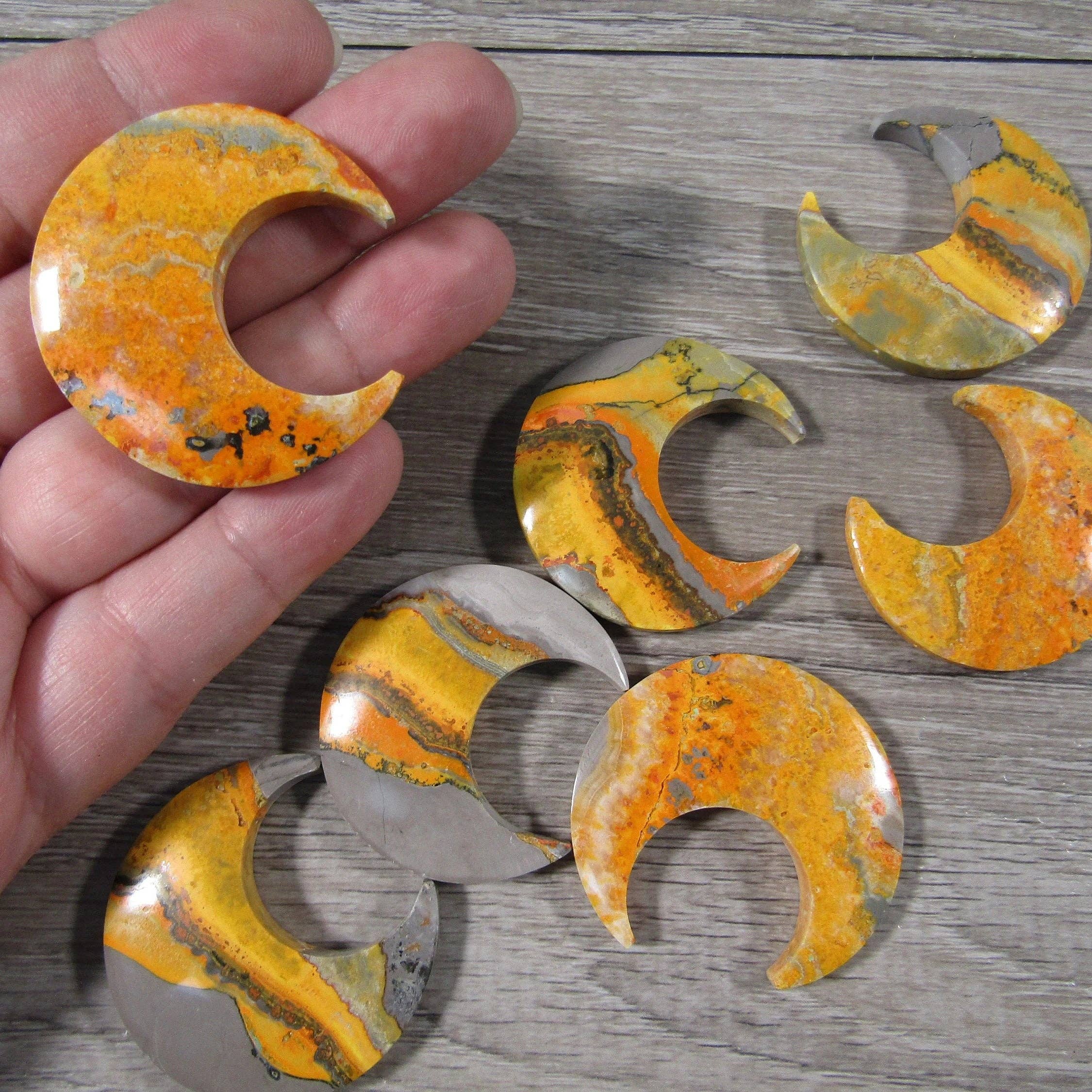 Keystone Crystals - Wholesale Spiritual Stone/Crystal - Crescent Moon Crystal Carvings – Assorted Gemstones & Styles4