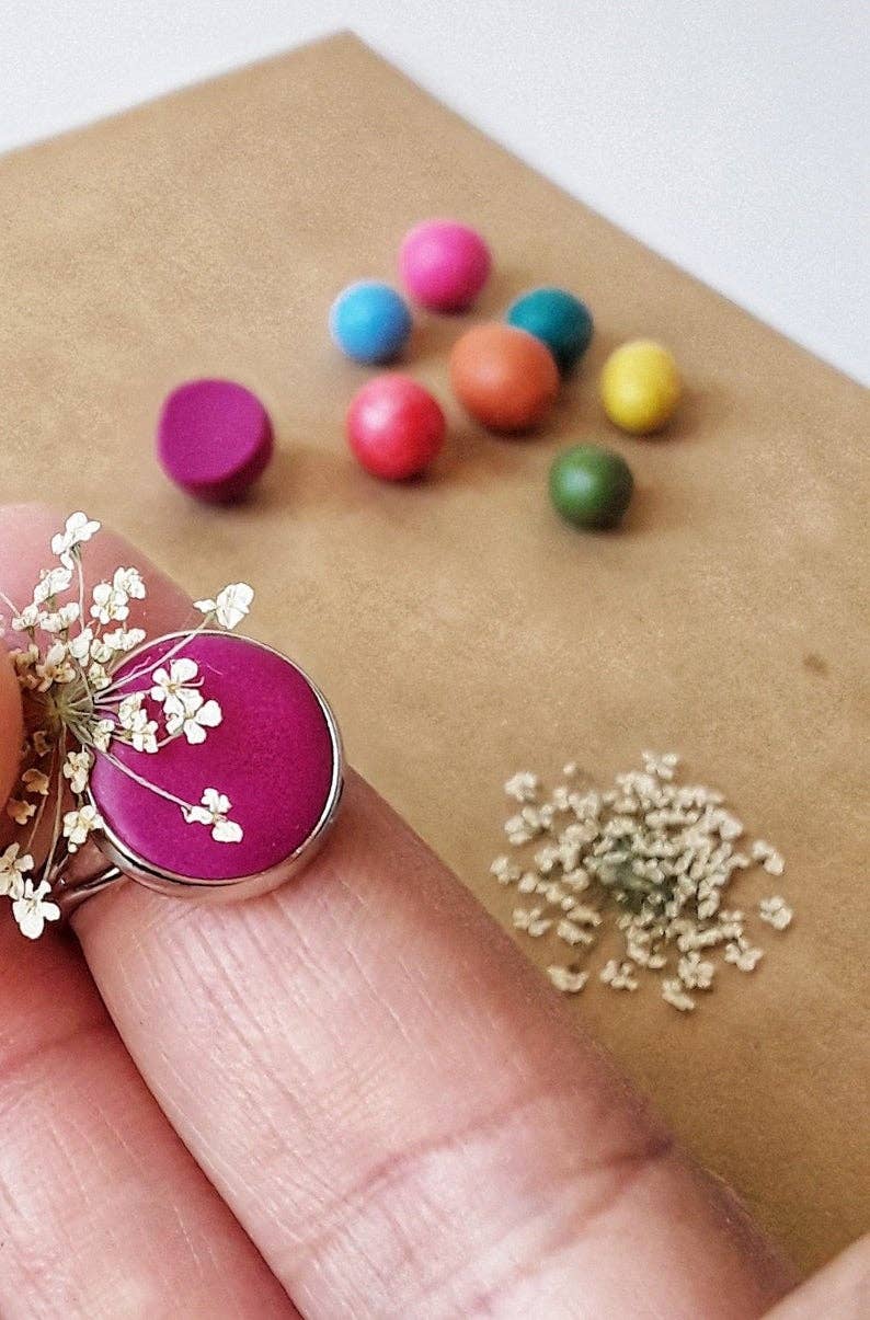 Ivy & Ash Boutique - Wholesale Stud/Post Earrings - Primary Colored Real Flower Stud Earring0