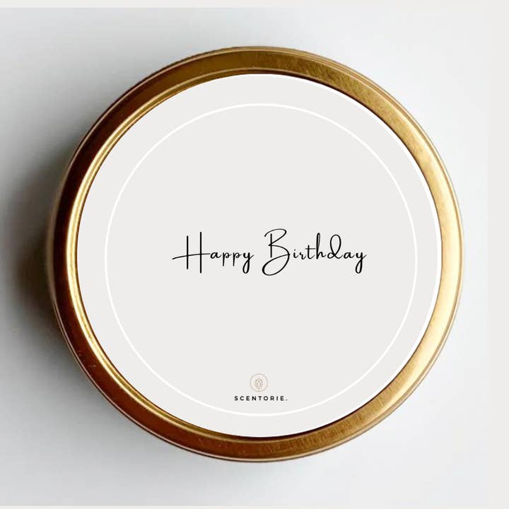 SCENTORIE. Happy Birthday duftlys 110 g med meditativ QR-kode for engroshandel hos SCENTORIE.