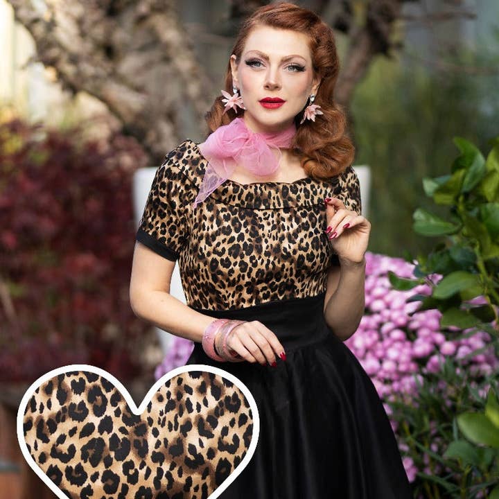 Vestido rodado Darlene com estampa de onça por atacado de Dolly & Dotty