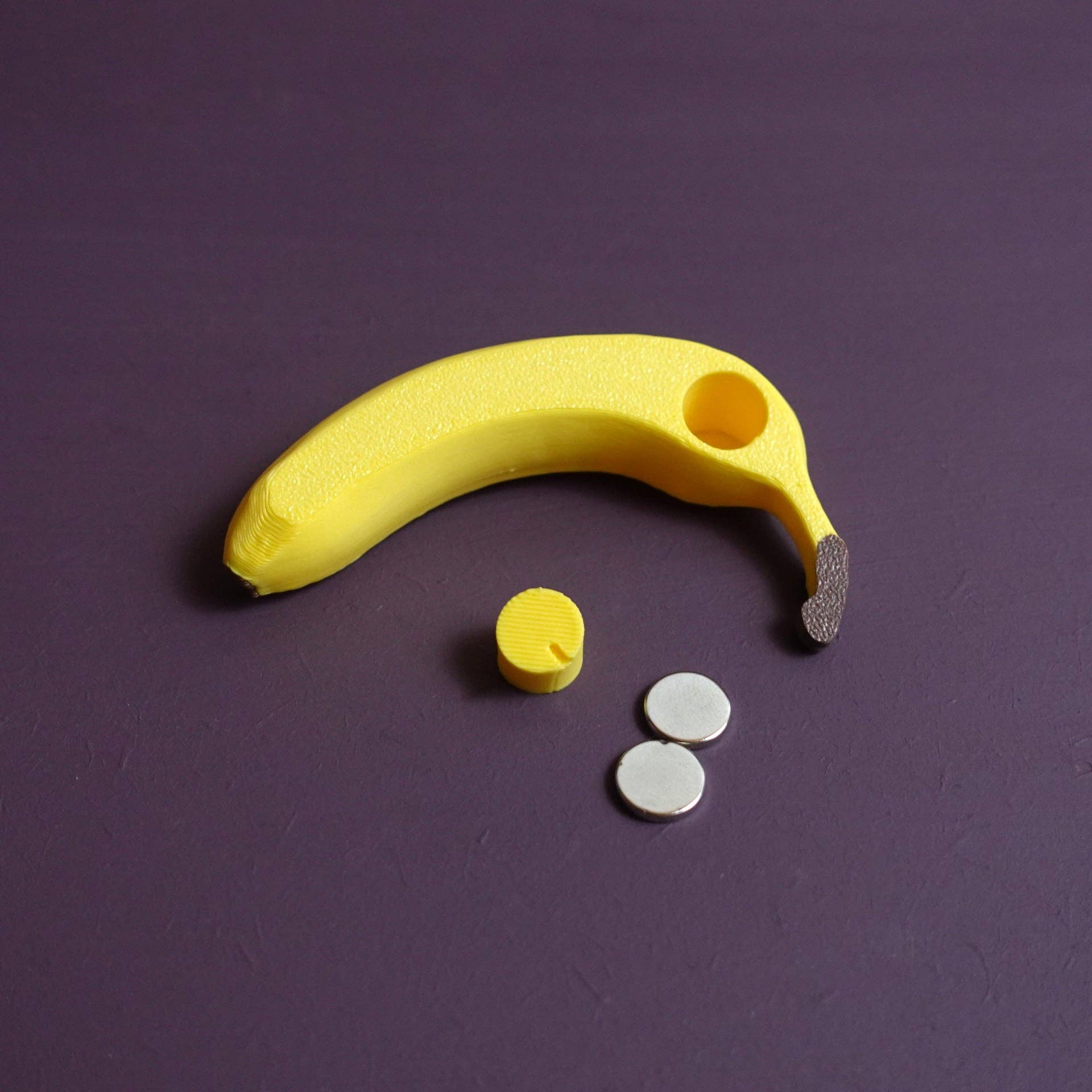 Roomberry - Wholesale Magnet - Banana Fridge Magnets – 4, 8, or 18 Decorative Magnets in a Ring6