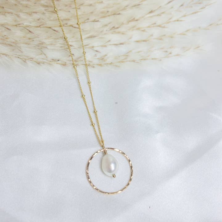 Collana Amelia per la vendita all'ingrosso da parte di Hope Noel Jewelry