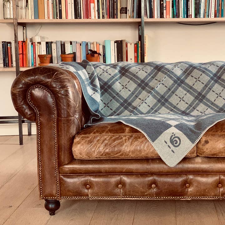 MANTA DE IATE DE LÃ JACQUARD PURA CINZA, BAINHA DE PONTO DE SELA. CÓDIGO 039 por atacado de C.C.&Co.Srl