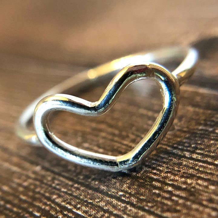 Ring mit offenem Herzen für den Großhandel von Nevermore Fine Jewelry