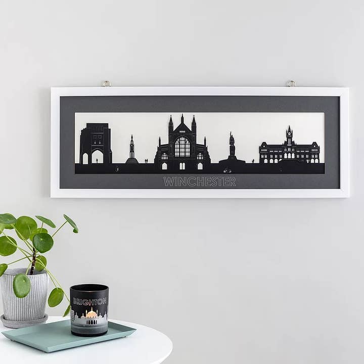 Scena Winchester Papercut con supporto per la vendita all'ingrosso da parte di Snapdragon Designs