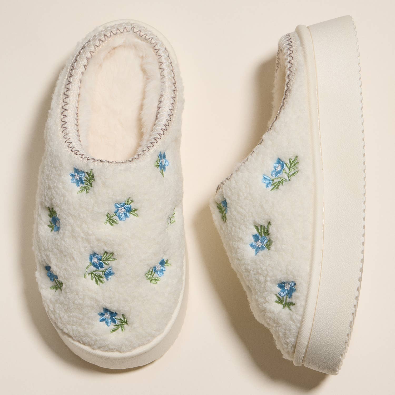 Frem - Wholesale Slippers - Women's - Embroidered Floral Indoor Slippers with Soft Fleece Lining for Christmas Gift2