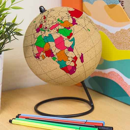 Gift Republic – wholesale Desk globe – Colour in Cork Globe1