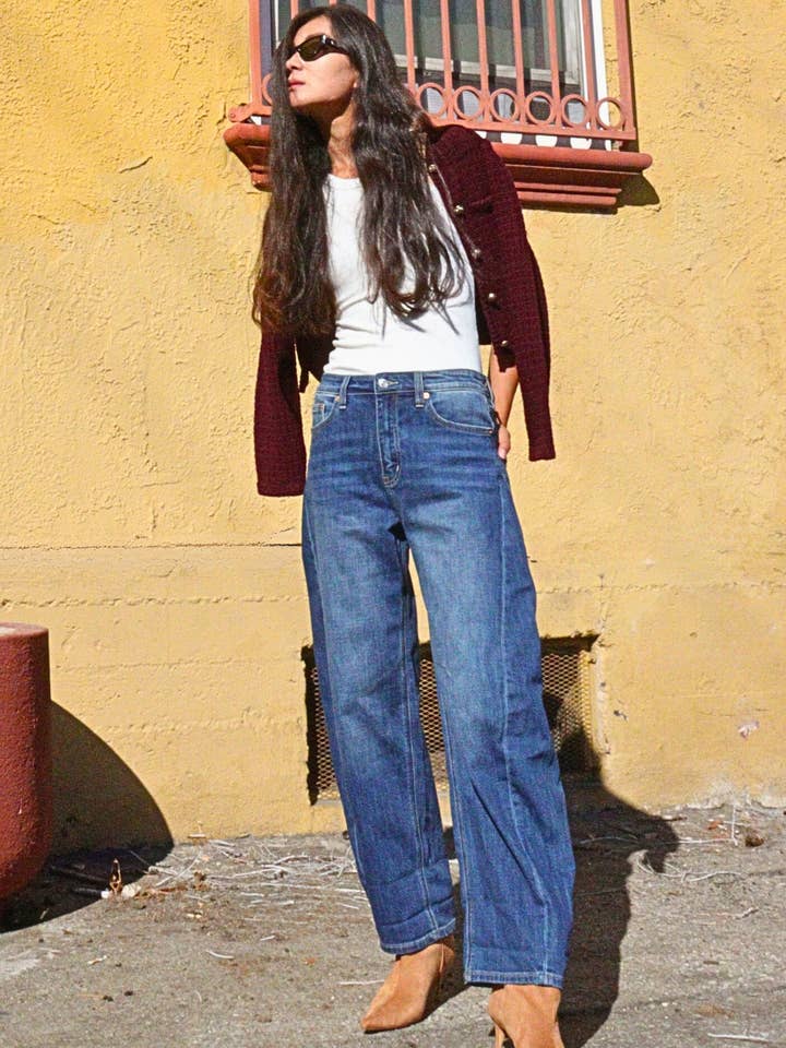 ARTEMIS VINTAGE - Wholesale Jeans - Women's - HIGH RISE RELAXED TAPERED DARK WASH BARREL JEANS