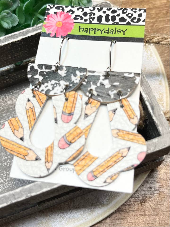 Boucles d'oreilles School en cuir à imprimé crayon et composition pour la vente par happydaisy