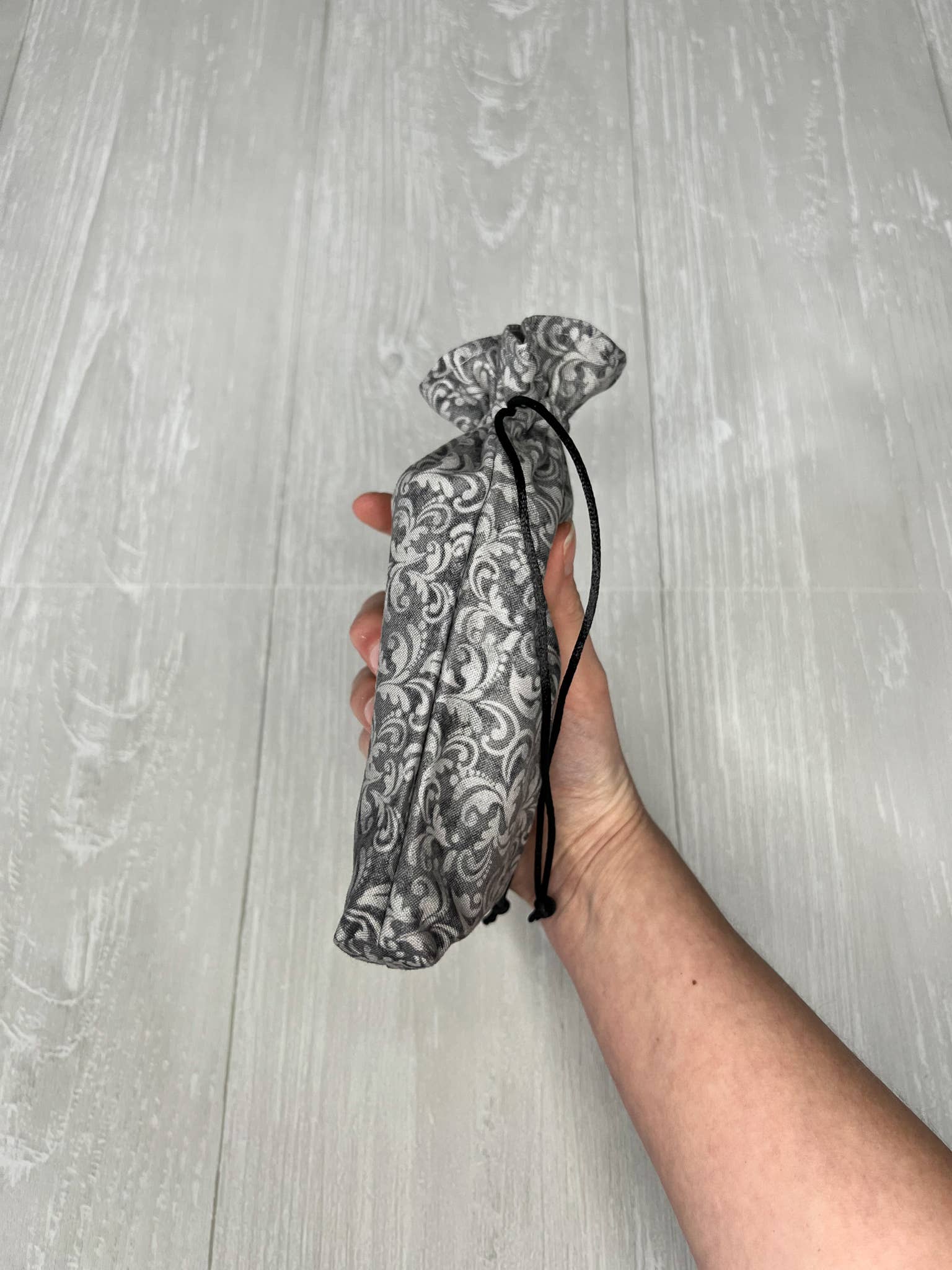 Threads of Tarot - Wholesale Tarot/Oracle Card - Tarot Gift Set: Deck, Bag, & Cloth For Birthday or Christmas6