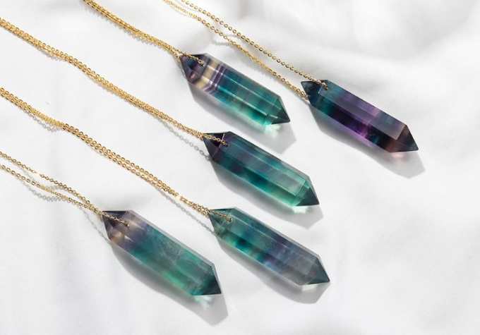 Moon Rituals – Colar pingente/pendente por atacado – Colar de Fluorita Arco-Íris - Abrace Clarity & Creativity1