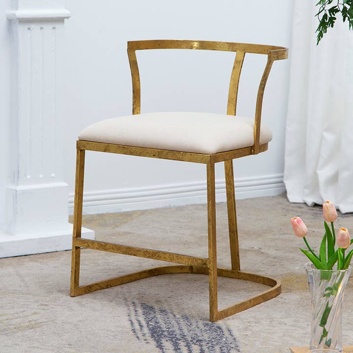 Chaise pour la vente par A&B Home Group Inc.