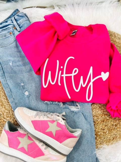 Dash Forward Wholesale – Engroshandel Grafisk Sweatshirt - Dame – Wifey Heart Puff Sweatshirt1