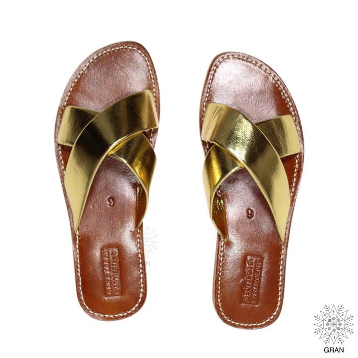 Guldskinnsandaler med komfortabla och hållbara slides för wholesale av Gran Wholesale