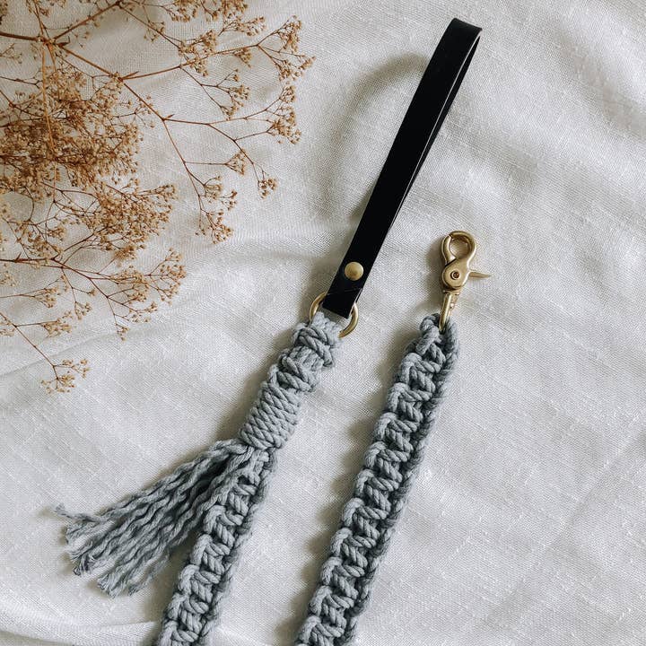 EMBER & IVORY - Wholesale Pet Leash - Dog - Macrame Dog Leash w/ Leather Handle - Gray Rope