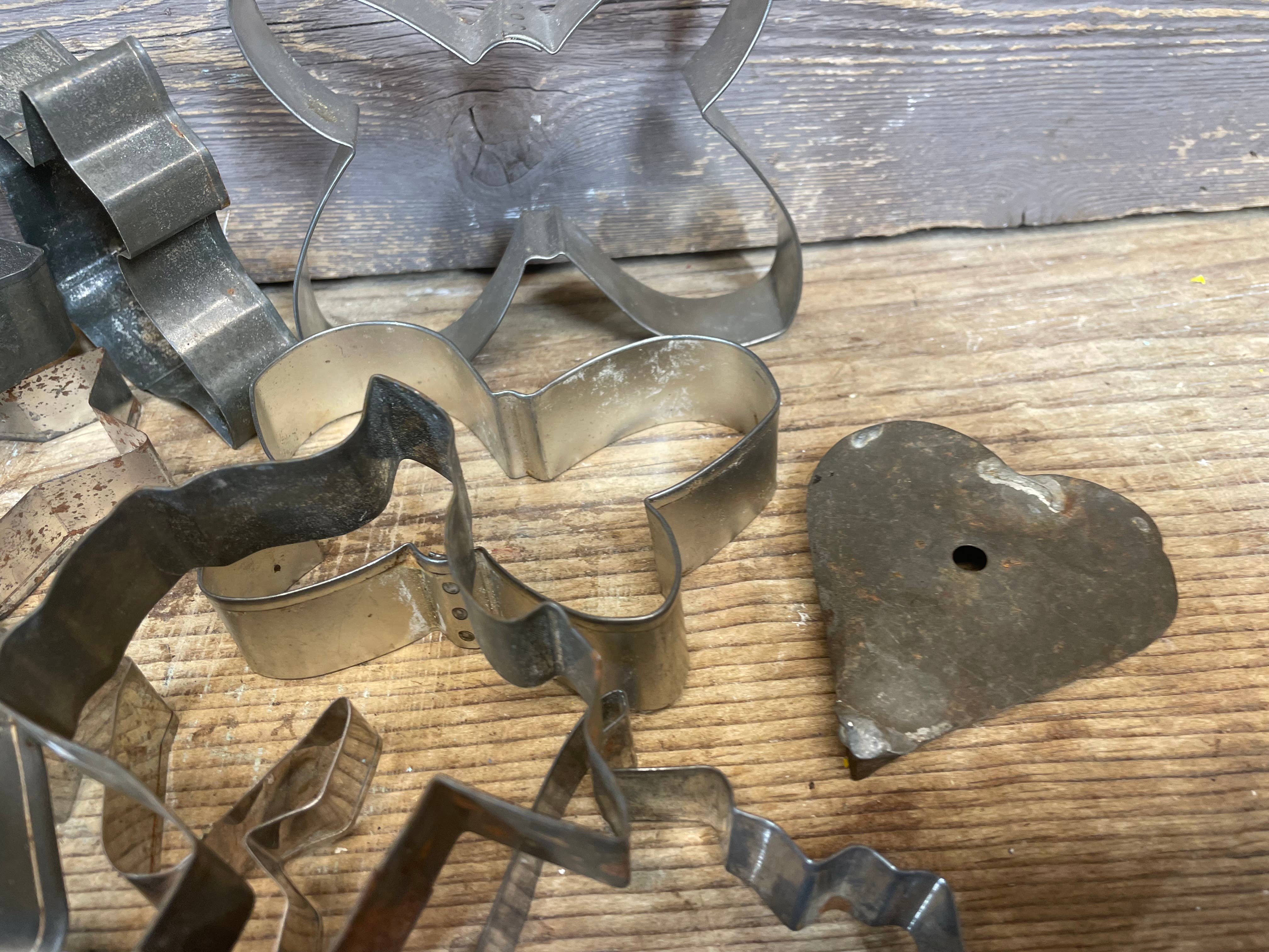 My Amigos Imports - Wholesale Cookie Cutter - Vintage Old Cookie Cutters-Farmhouse-Tin Cutter-ER-Assorted1