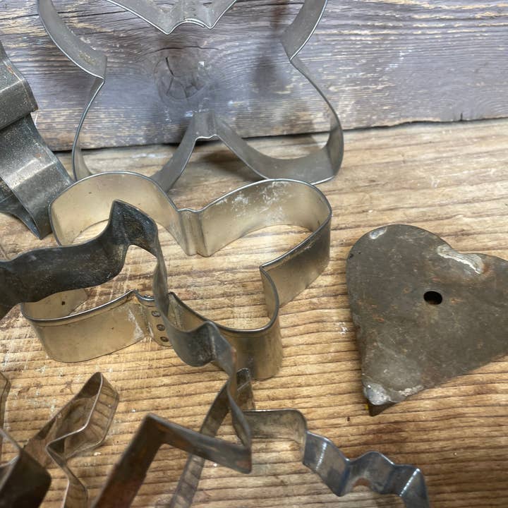 My Amigos Imports - Wholesale Cookie Cutter - Vintage Old Cookie Cutters-Farmhouse-Tin Cutter-ER-Assorted1