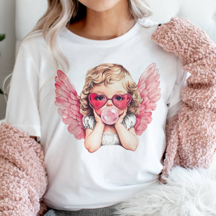 Par.tees by Party On! - Vendita all'ingrosso Maglietta stampata - Donna - Maglietta grafica retrò Cupido angelo gomma da masticare di San Valentino