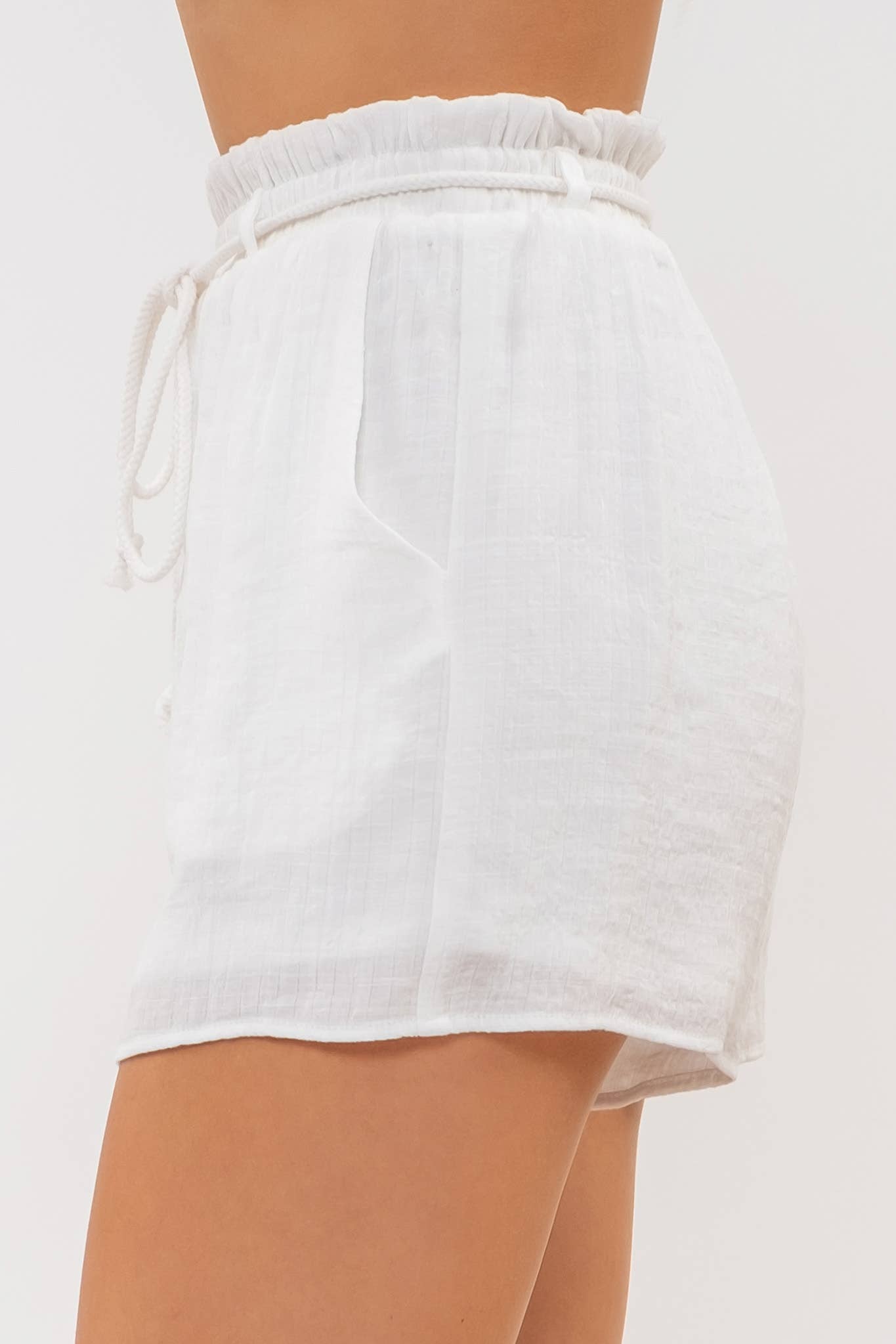 Blu Pepper – wholesale Shorts – Dam – SKRYNKLIGA VOLANGBYXOR MED DRAGKEDJA29