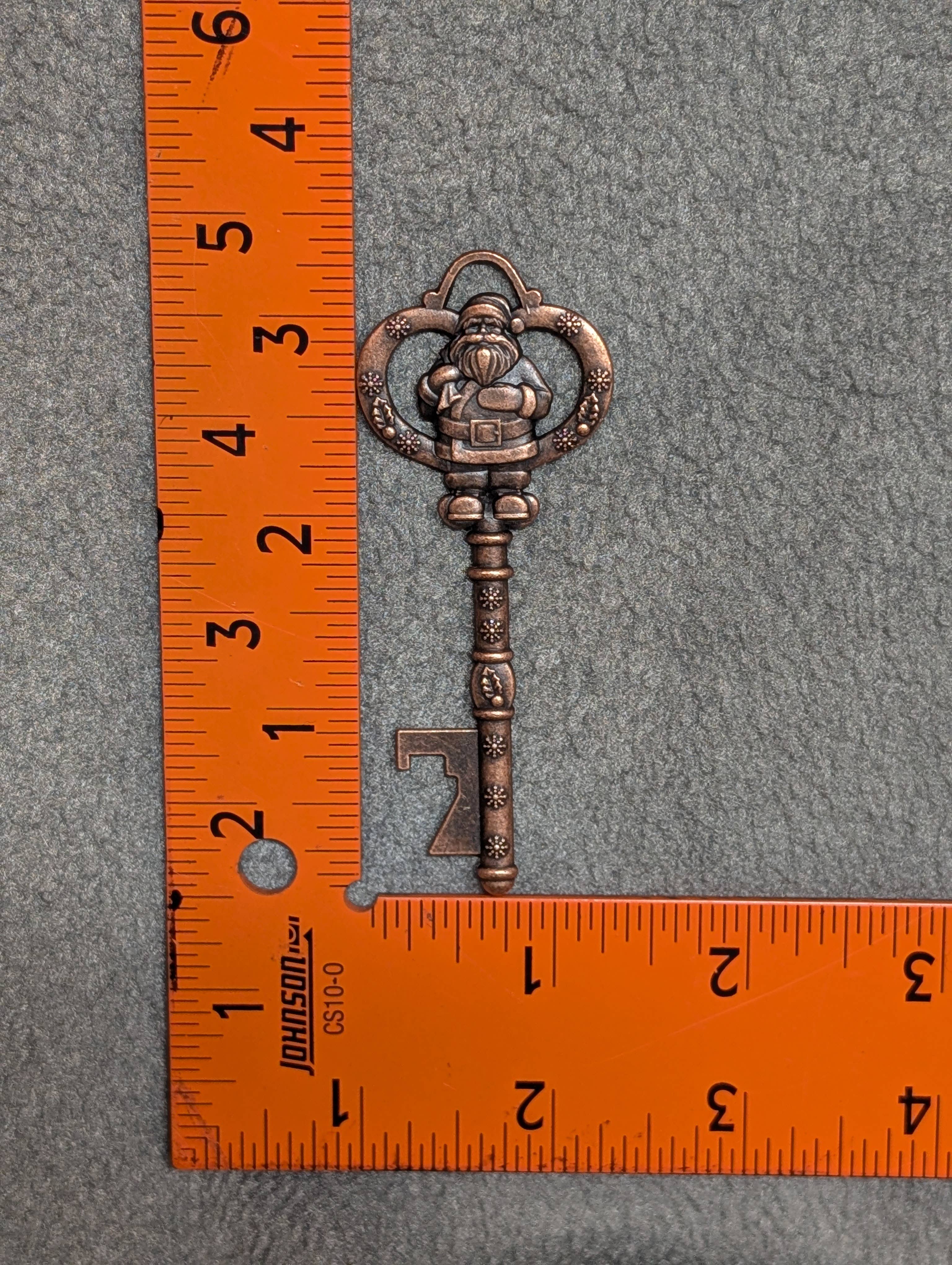 Snowfall Ridge LLC Accessories - Wholesale Keychain - Unisex - Santa Key1