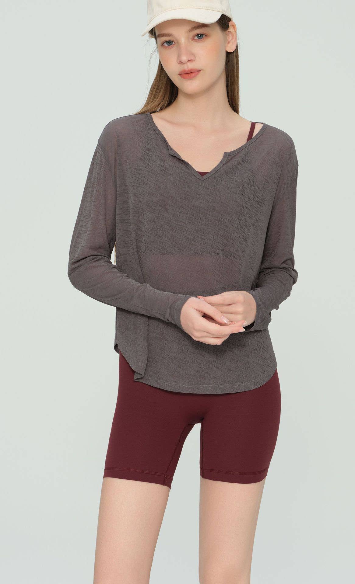 91thelabel - Vendita all'ingrosso Maglia sportiva - Donna - Copriabito Attivo Trasparente a Vestibilità Ampia Calin2