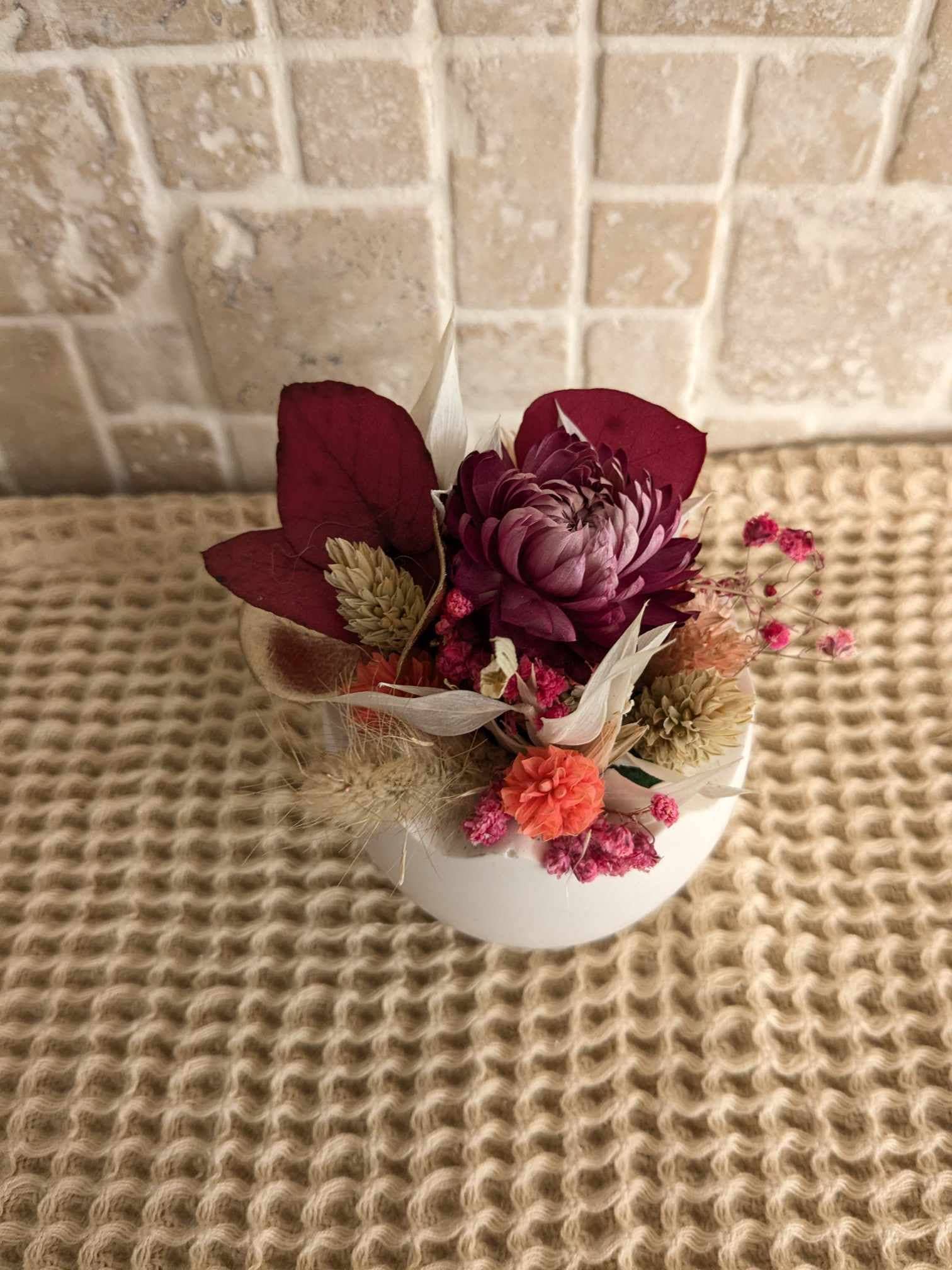 Maison Oline – Objeto de mesa decorativo por atacado – Decoração de Páscoa - casca de ovo com flores secas5