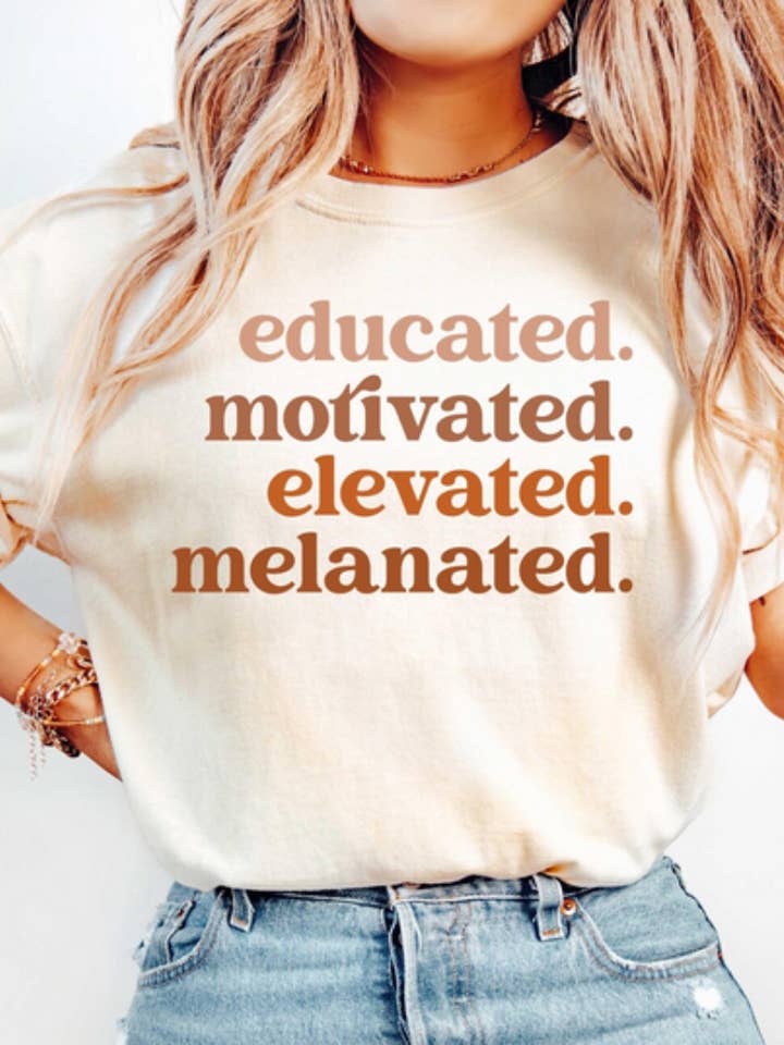 T-shirt Éduqué Motivé Élevé Mélaniné pour la vente par Boho Bloom Emporium