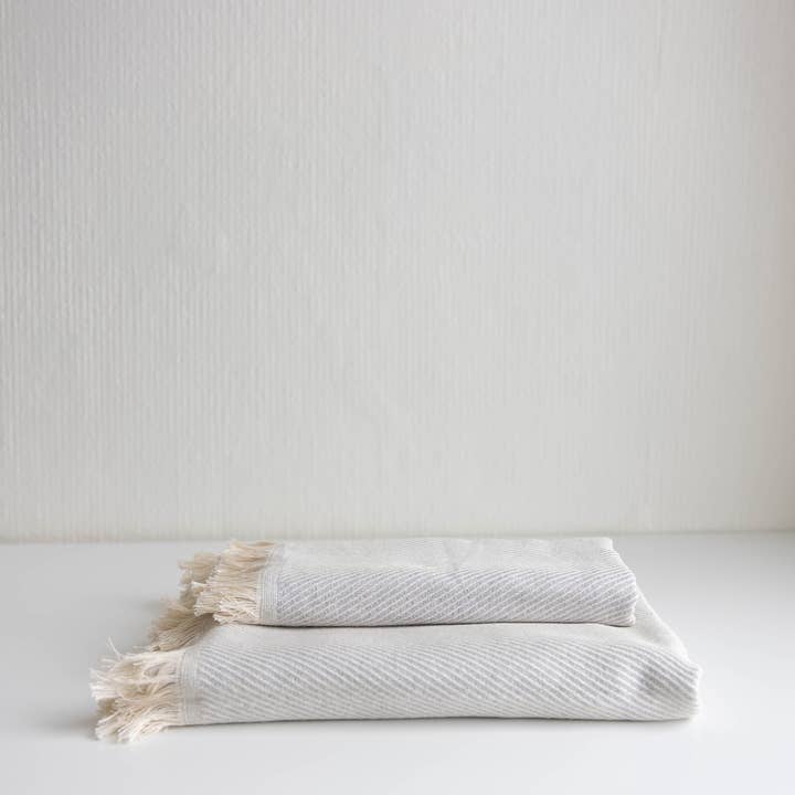 The Adorn Co. - Wholesale Beach Towel - Go Your Own Way Towels