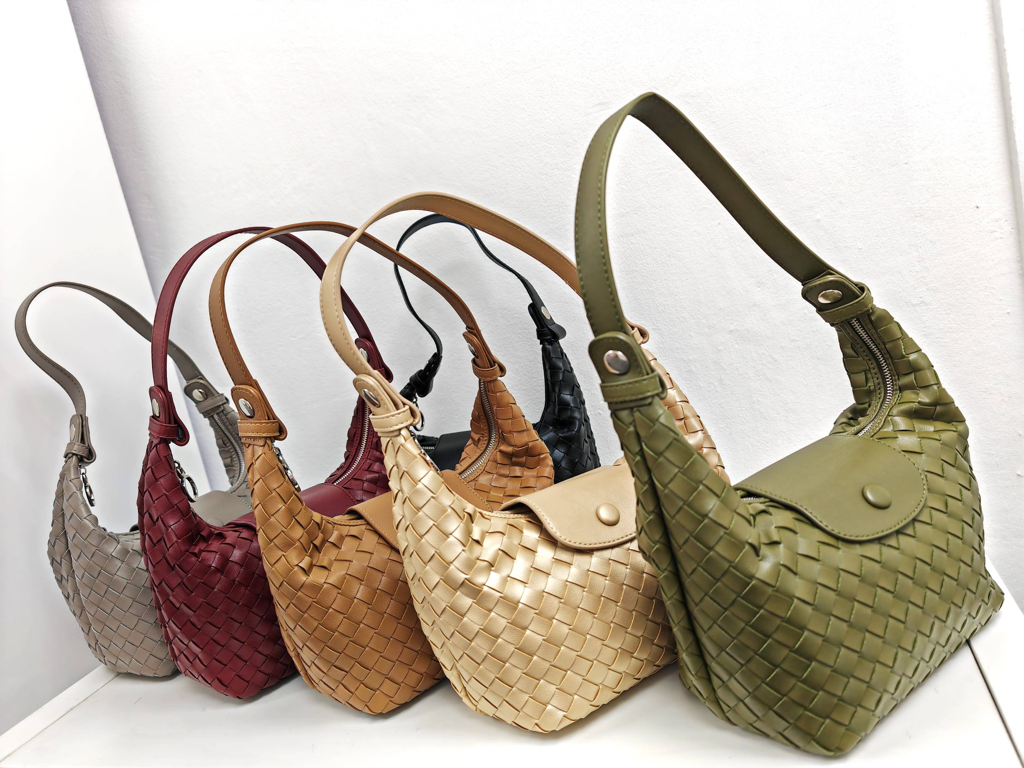 Superbia – Großhandel Schultertasche – Damen – Handgefertigte gewebte Premium-PU-weiche kleine 3-Wege-Tasche12