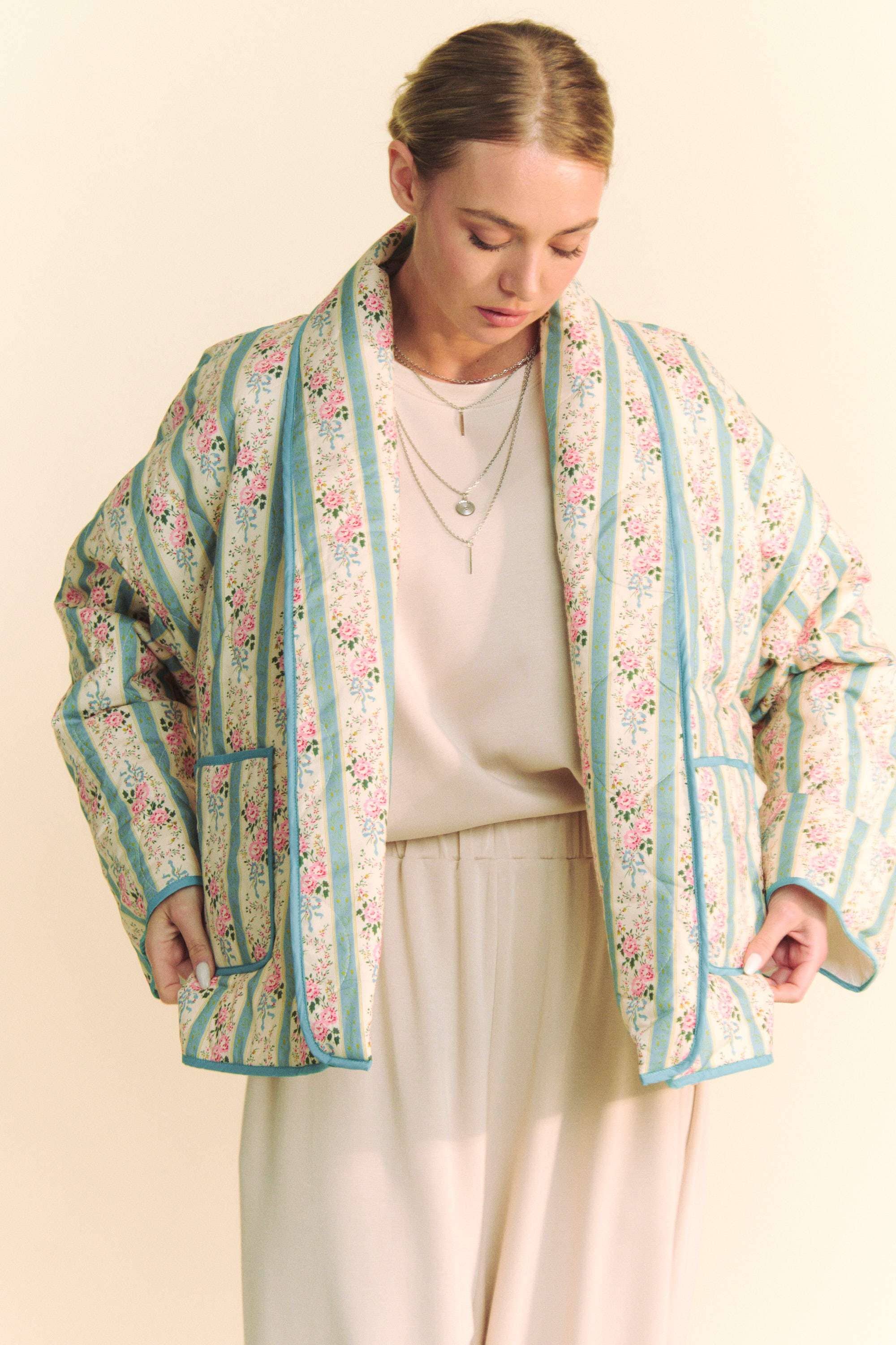 Davi & Dani - Wholesale Jas - Dames - WAIVY GEWATTEERDE OPEN JAS MET BEHANGPRINT12