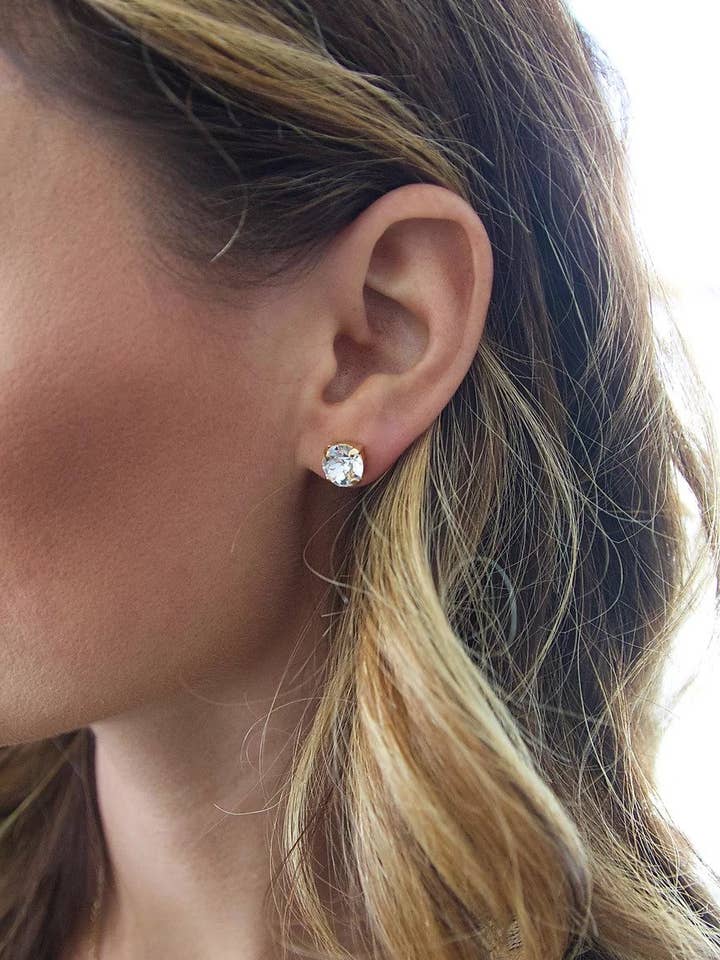 Orecchini a bottone con diamanti rotondi per tutti i giorni, gioielli per la stagione dei matrimoni per la vendita all'ingrosso da parte di TrendingAbove Jewelry