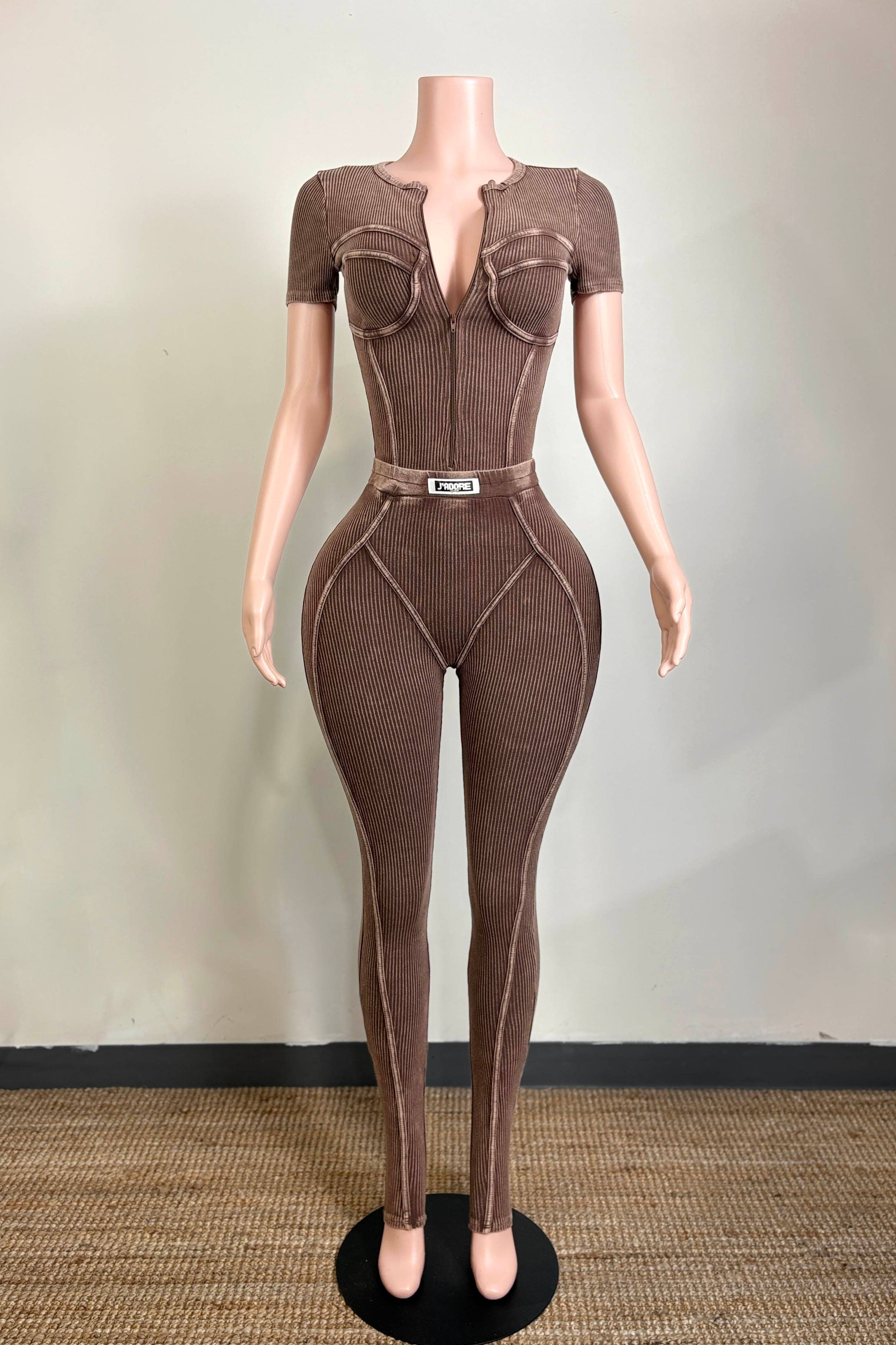 Dalia Studio – Engroshandel Jumpsuit - Dame – MINERALVASKET FORLYNLÅS KONTOUR JUMPSUIT11