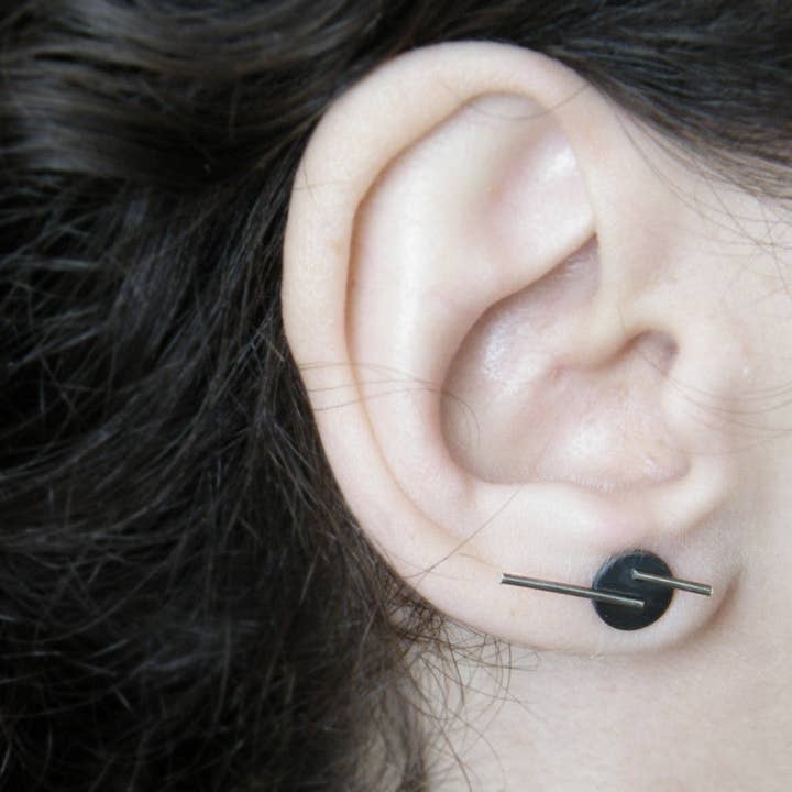 AIRLAB - Wholesale Stud/Post Earrings - Disc earrings with lines