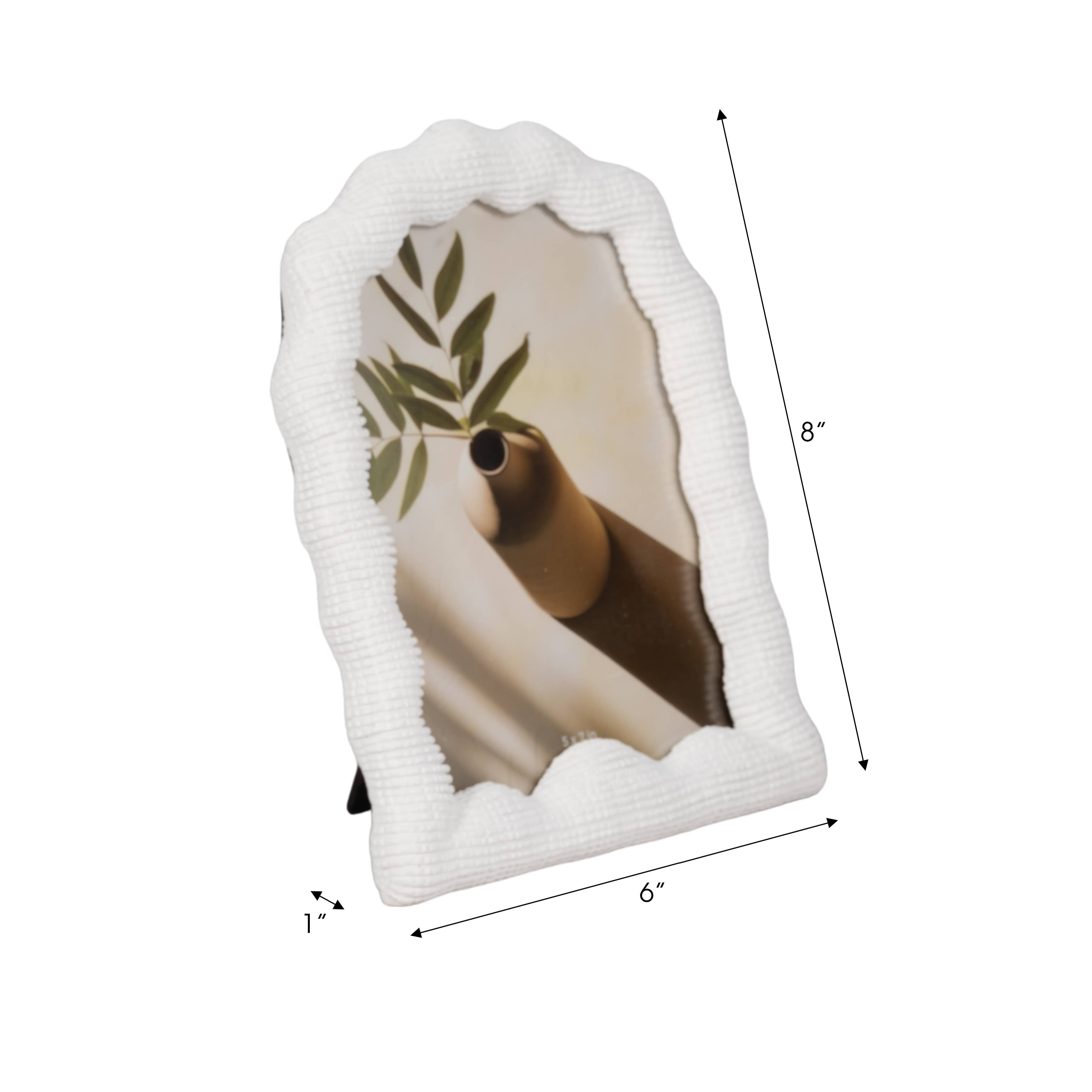 White Photo Frame - Resin with Decorative Wavy Arch for wholesale on Faire4