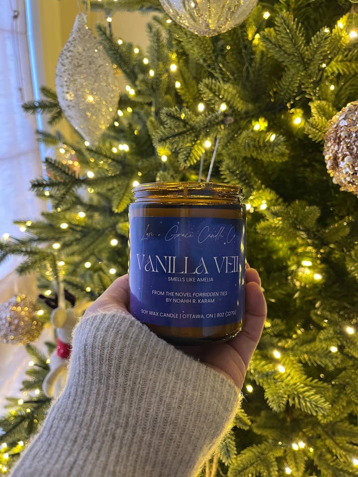 Vanilla Veil - Soy wax candle for wholesale by Luxe + Grace Candle Co.