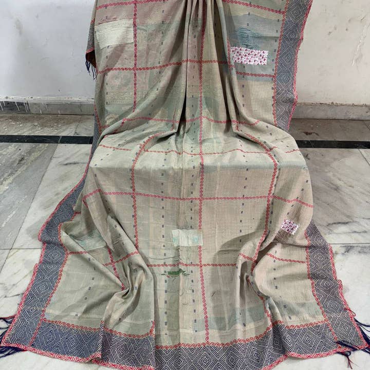 Manta de algodón vintage con bordado kantha. y otras tendencias de Resultados para lotes textil hogar al por mayor. Devoluciones gratuitas y condiciones de pago a 60 días en Faire en Faire.