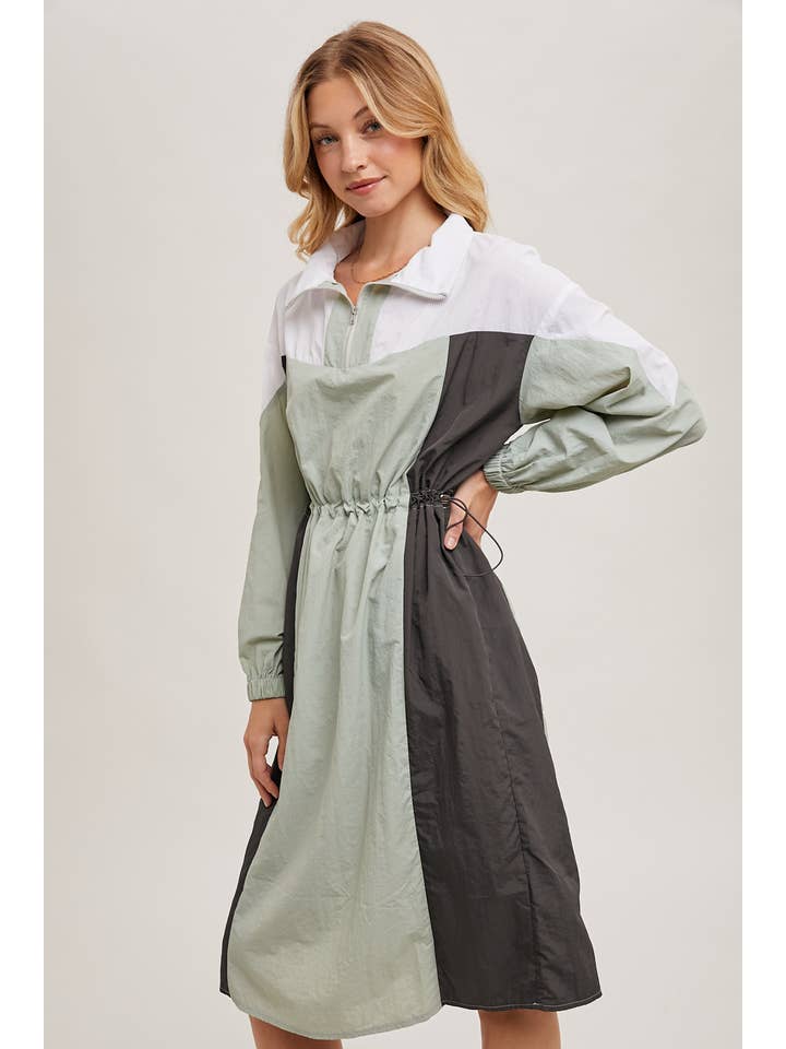 Bluivy - Vendita all'ingrosso Vestito - Donna - ABITO ANORAK ANTIVENTO LEGGERO A BLOCCHI DI COLORE10