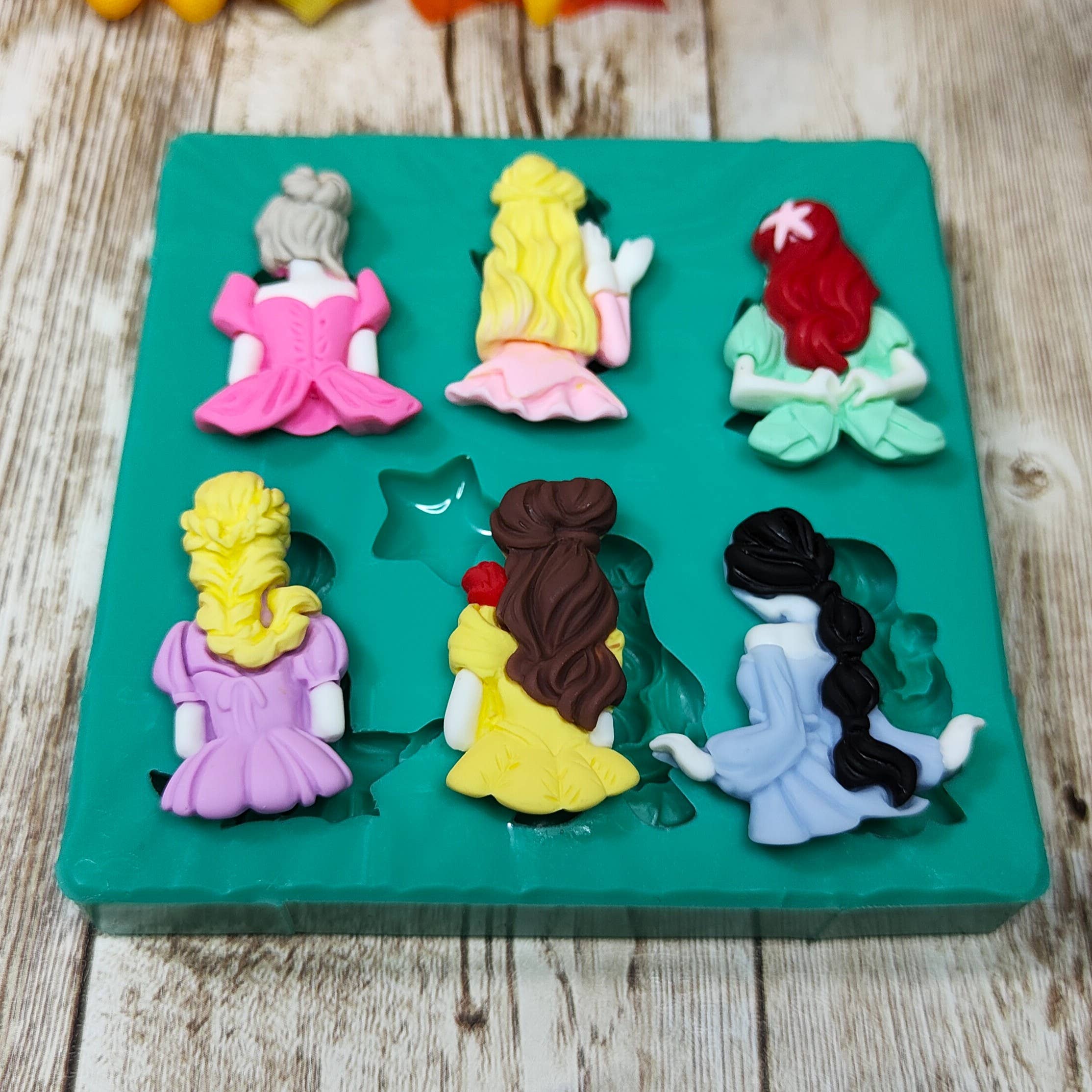 Serena Creazione di Serena Stampone – wholesale DIY-pysselkit – Princessformar i silikon, 6 delar, 3 cm för resin och gips2