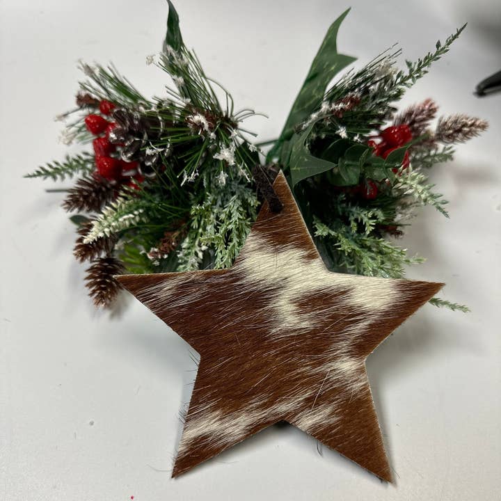 Cowhide Texas Store Inc - Wholesale Ornament Set - Cowhide Double-Sided Hair on Hide Christmas Ornament Box Set2