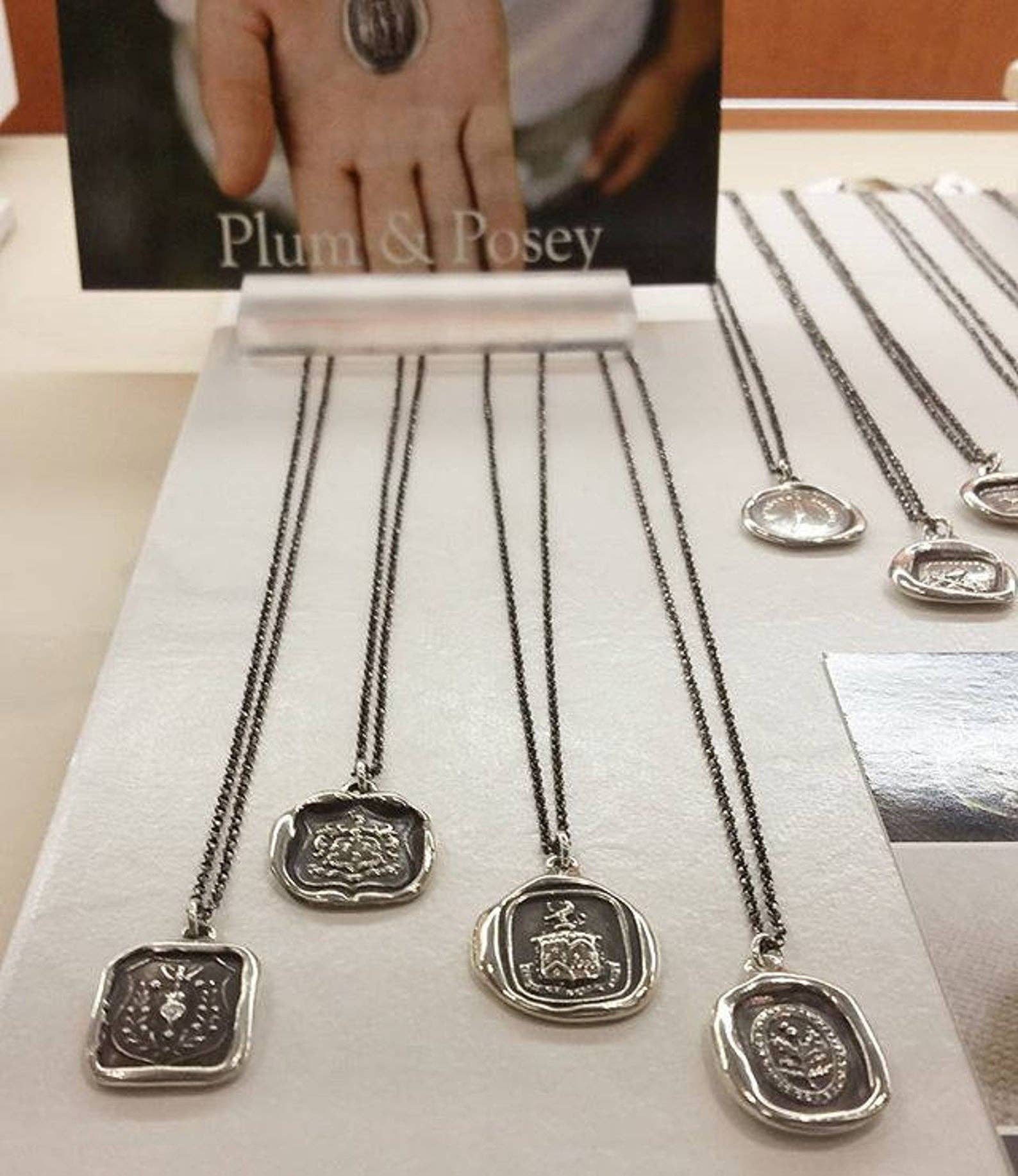 Plum and Posey - Wholesale Halskettinghanger - Zelfacceptatie - Leeuw ketting4