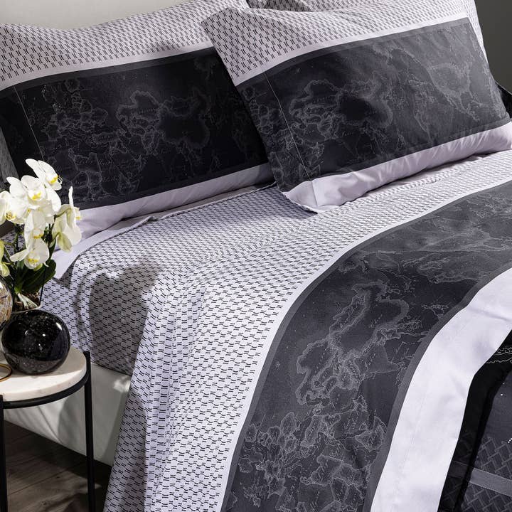 Komplettes Bettwäscheset aus Baumwollsatin Geo Night Alviero Martini 1A Classe Geo für den Großhandel von caleffi spa