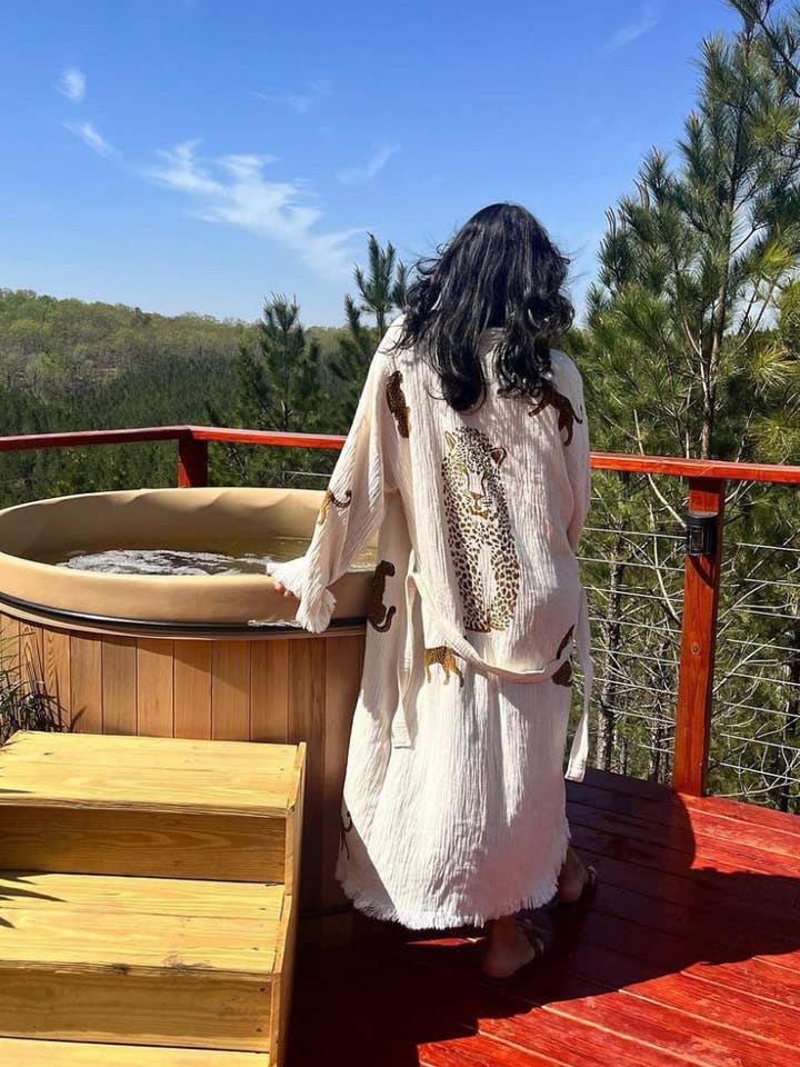 Campelle - Wholesale Robe - Women's - Brown Cheetah Robe1
