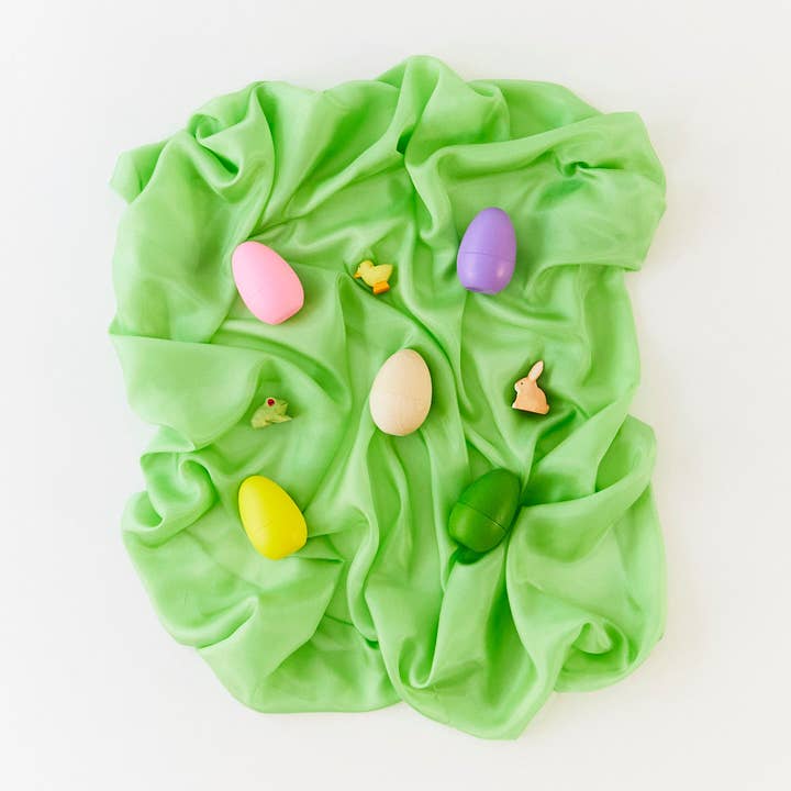 Soie de jeu vert gazon pour la vente par Sarah’s Silks