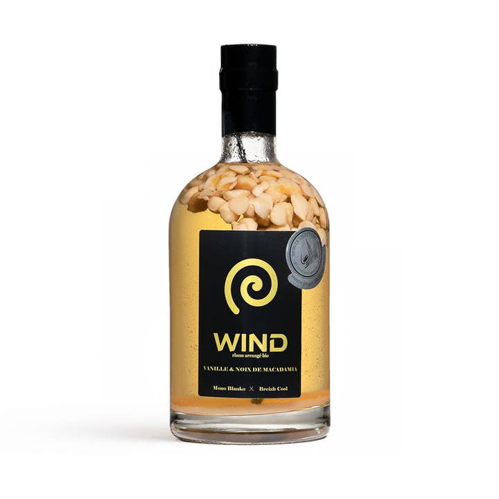 Arrangierter Rum mit Vanille und Macadamianuss für den Großhandel von MONO BLANKO