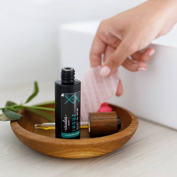 Inguz Set ansigtsolie + Guasha for engroshandel hos Circular Nature