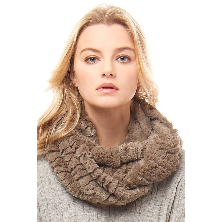 Hana - Wholesale Scarf - Women's - Solid Faux Fur Infinity Scarf4